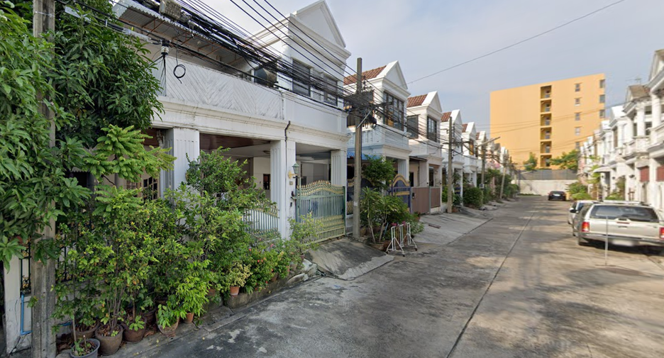 For sale 2 bed house in Khlong Toei, Bangkok