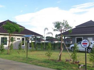 ธนาพรรีสอร์ท
