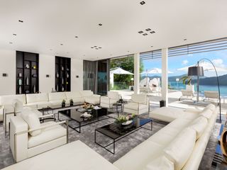 Cliff Top Residence