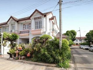 Aksara Village