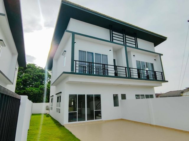 Yensabaidee Townhome