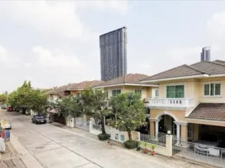 Baan Crystal Townhome