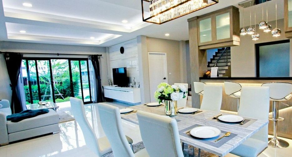Villa en alquiler de 4 habitaciones en Bang Lamung, Chonburi