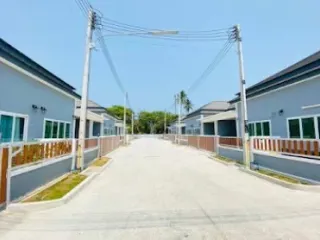 The Avenue Village