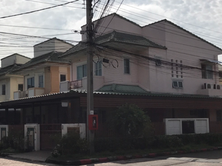 Pl Wacharaphol 房屋