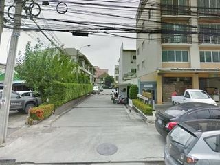 Phokaew Place