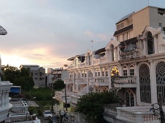 Ekkamai Villas