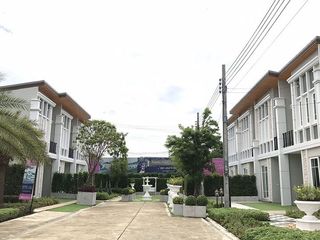 Golden Town Viphavadi-Chaengwattana