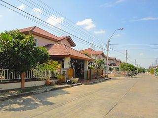 Nalin Residence Hatairath‎