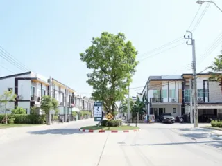 Gusto Townhome 暖诺里河畔 - 拉玛五世