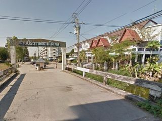 Thongprakai Condotel