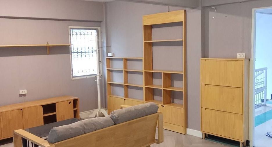 T.R. Court Apartment