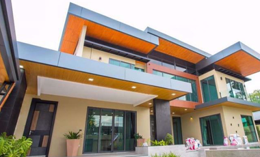 For rent 5 bedrooms villa in Bang Lamung, Chonburi