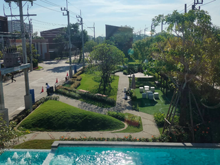 Baan Klang Muang Sukhumvit - Onnut