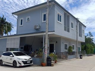 The Rich Villa Nabon