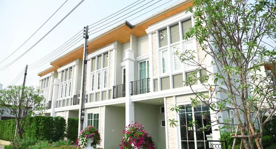 Golden Town Viphavadi-Rangsit