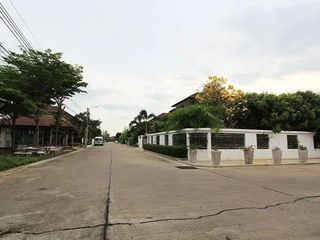 Ladda Ville