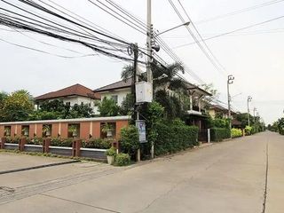 Ladda Ville