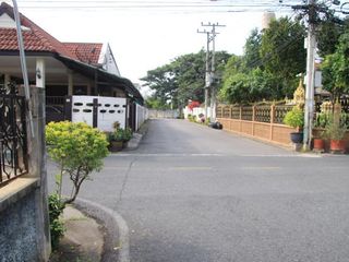 Moo Baan Siri Watthana Niwet