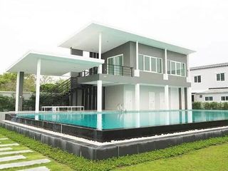 The Exclusive Chaengwattana-Tiwanon