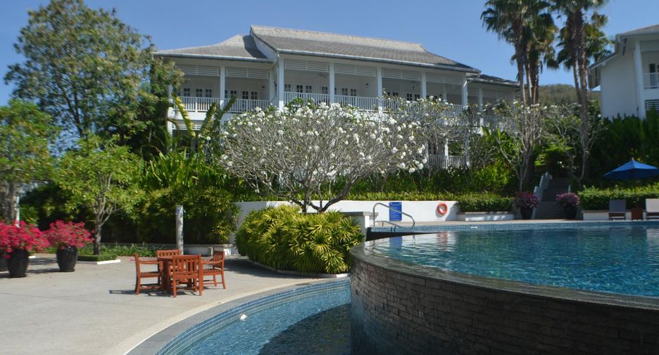 Ocean Breeze Resort & Suites