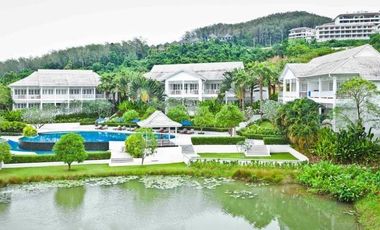 Ocean Breeze Resort & Suites