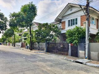 Phatthra Village On Nuch-Wongwan