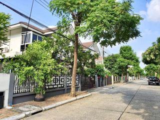 Phatthra Village On Nuch-Wongwan