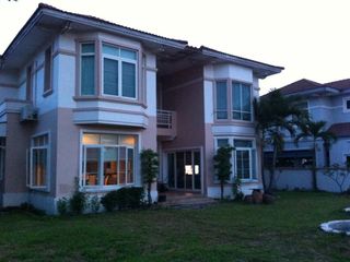 Thanya Thanee Home On Green Village