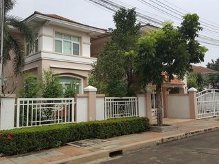 Thanya Thanee Home On Green Village