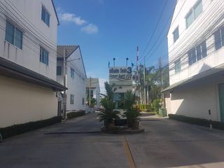 Villa en alquiler de 3 habitaciones en Bang Lamung, Chonburi