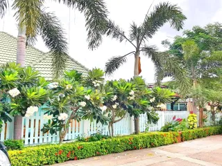 Villa en alquiler de 3 habitaciones en Bang Lamung, Chonburi