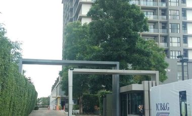Kanyarat Lakeview 公寓