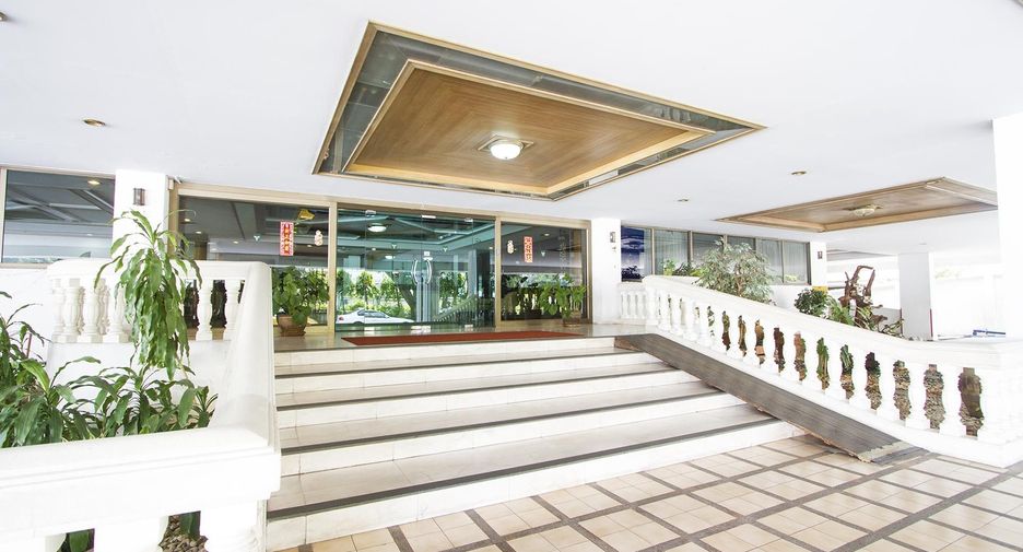 Sethiwan Palace Sukhumvit 4
