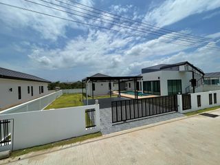 TAT Pool Villa