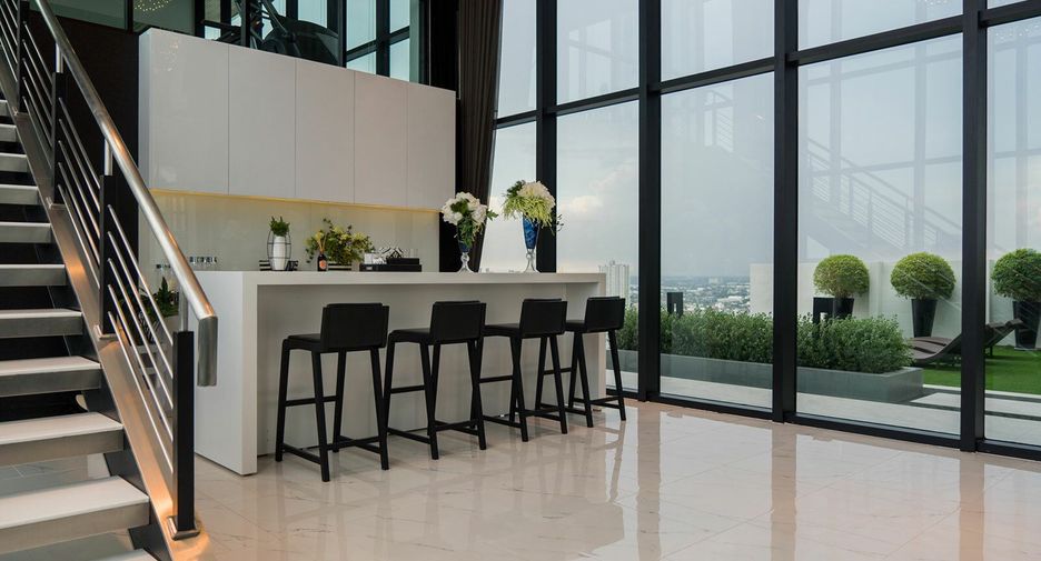 Knightsbridge Tiwanon