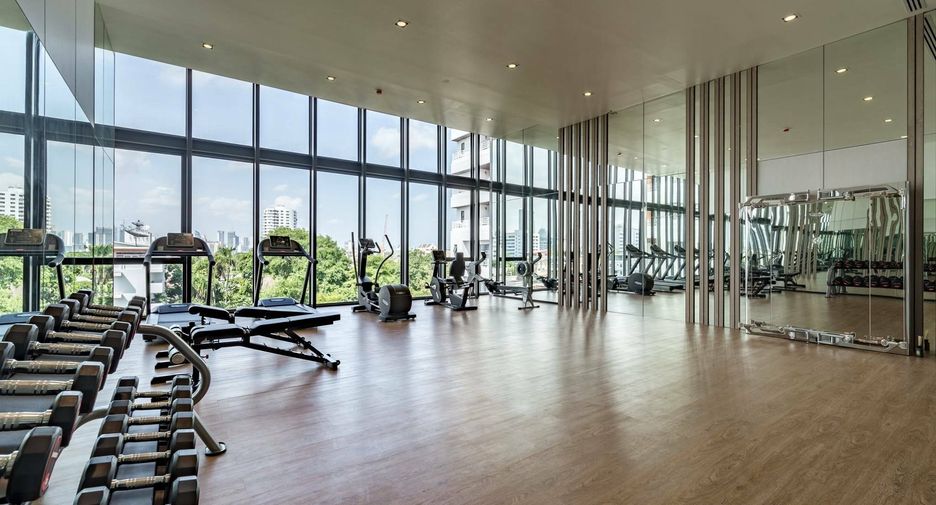 Issara Collection Sathorn