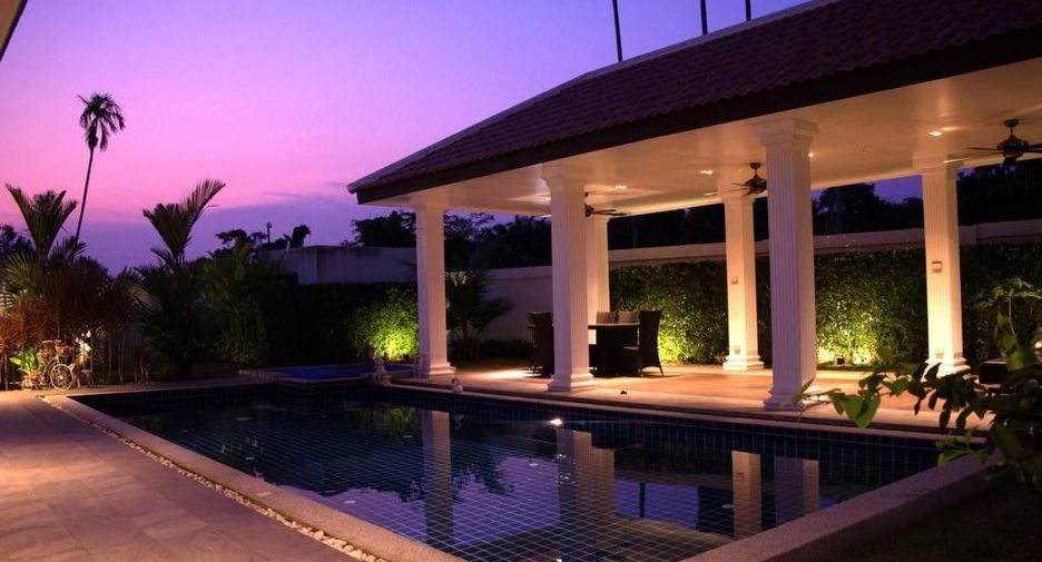 Siam Riverside Villa