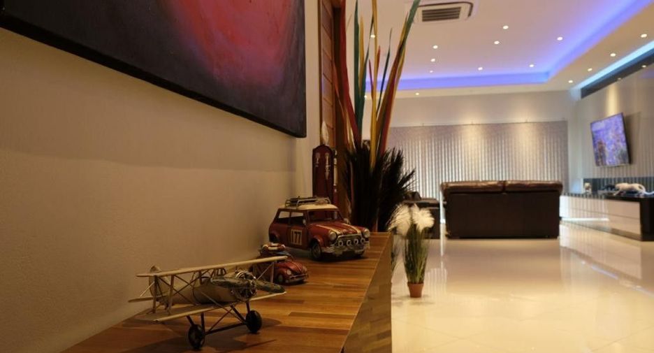Siam Riverside Villa