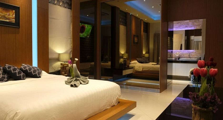 Siam Riverside Villa