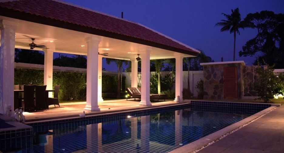 Siam Riverside Villa