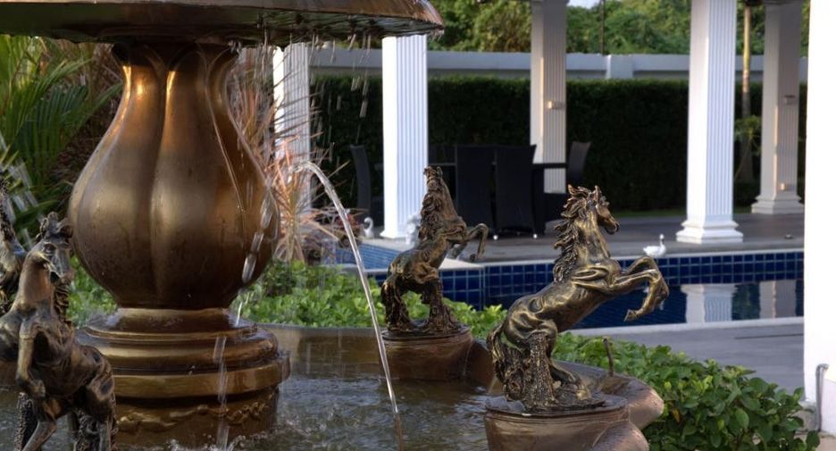 Siam Riverside Villa