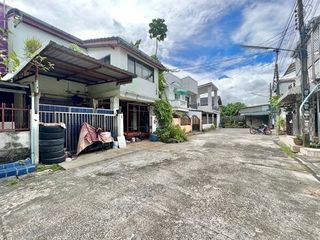 Chaiyapat Village