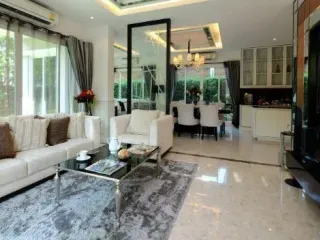 Bangkok Boulevard Theparak-Wongwean