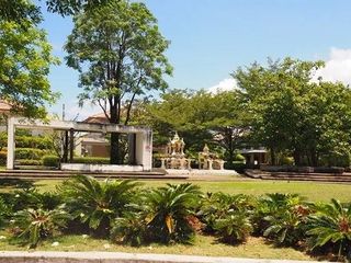 สิริ วิลเลจ ภูเก็ต – อนุสาวรีย์