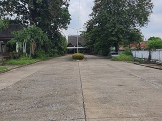 Ratchatrinnamai Village