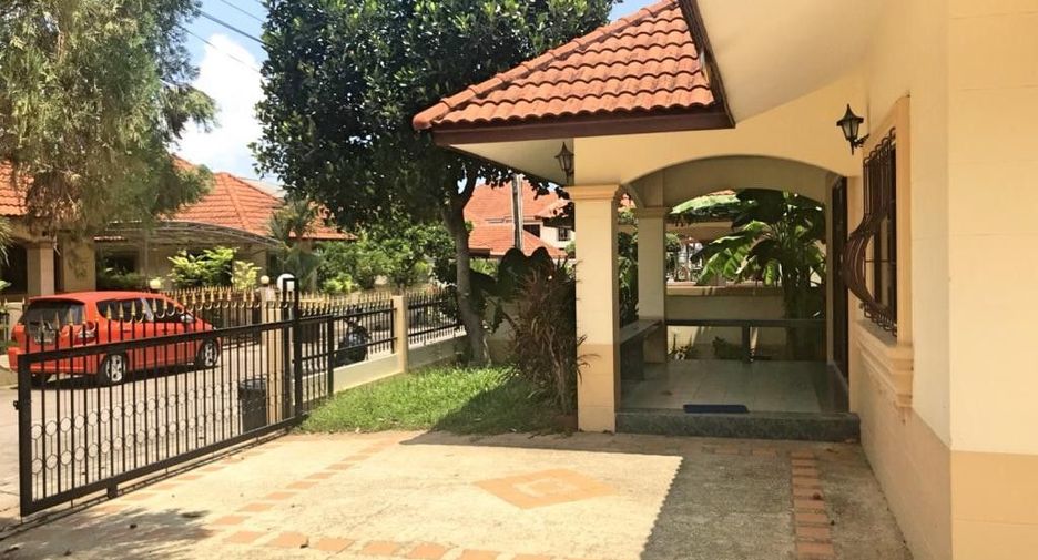 Country Club Villa