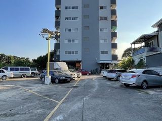 Phetpailin Condo Town