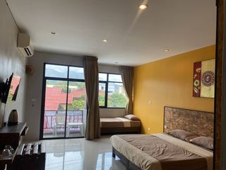 Max2 Bedroom