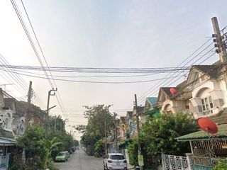 Ruenruedee Village